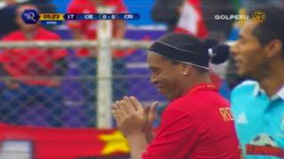 Ronaldinho y el pase gol que dio en su presentación en Cusco