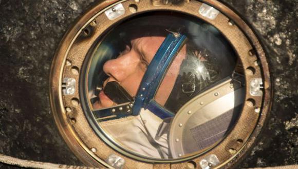 El astronauta Oleg Artemyev dentro de la c&aacute;psula rusa Soyuz.(Foto: Reuters)