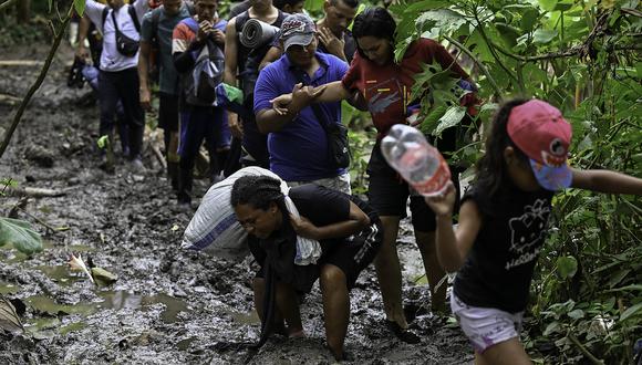 Migrantes venezolanos llegan a la aldea de Canaan Membrillo, el primer control fronterizo de la provincia de Darién en Panamá.