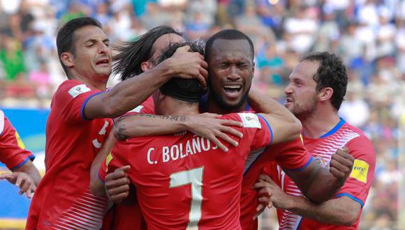 “Costa Rica posee una tradición respetable: han ido a cinco mundiales, cuentan con una liga construida alrededor de algunos clubes importantes (Saprissa, Alajuelense) y poseen un puñado de referentes históricos”. (Foto: AFP)