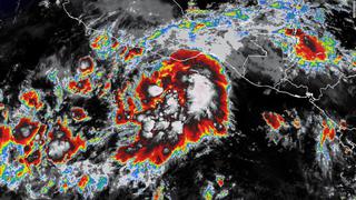 Ághata se intensifica a huracán categoría 2 en el Pacífico mexicano 