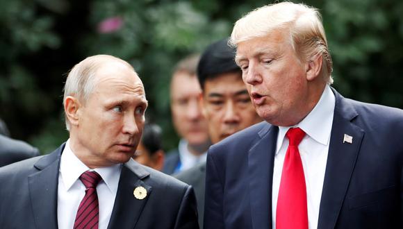Vladimir Putin y Donald Trump en una cumbre de la APEC en Vietnam en noviembre del 2017. (REUTERS/Jorge Silva).
