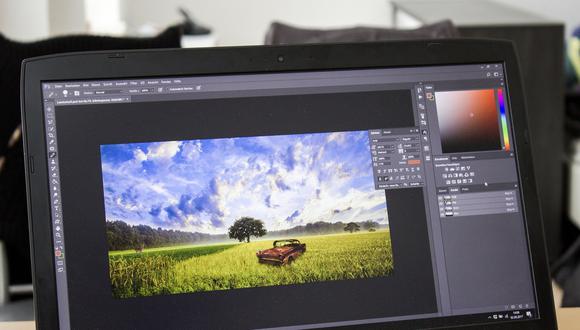 Photoshop incorpora IA para eliminar automáticamente objetos y restaurar fotos antiguas. (Foto: Archivo)