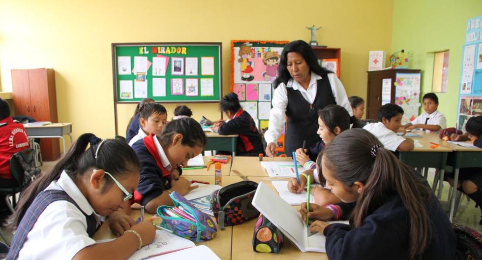 En el Perú, los profesores que quieran enseñar en colegios del Estado deben rendir una evaluación para ingresar a la carrera pública magisterial. (Foto: Minedu)