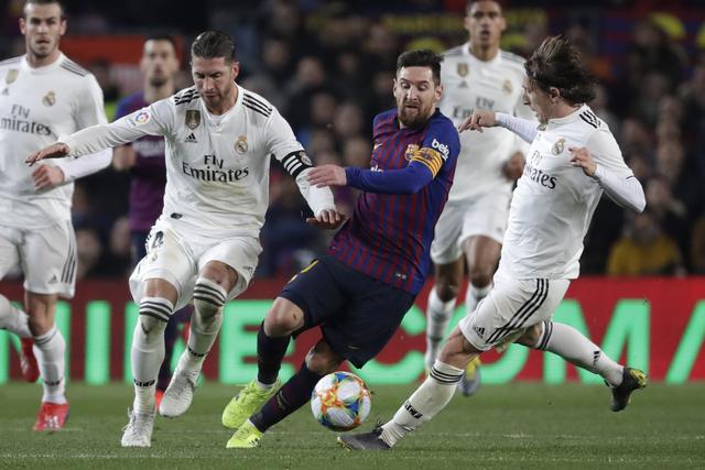 Barcelona y Real Madrid igualaron 1-1 en el Camp Nou, por la ida de las semifinales de la Copa del Rey. Lucas Vázquez y Malcom marcaron los goles. (Foto: AP/AFP/Reuters)