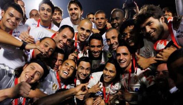 * En el 2013, el 'Timao' ganaría la Recopa Sudamericana. (Foto: AFP)