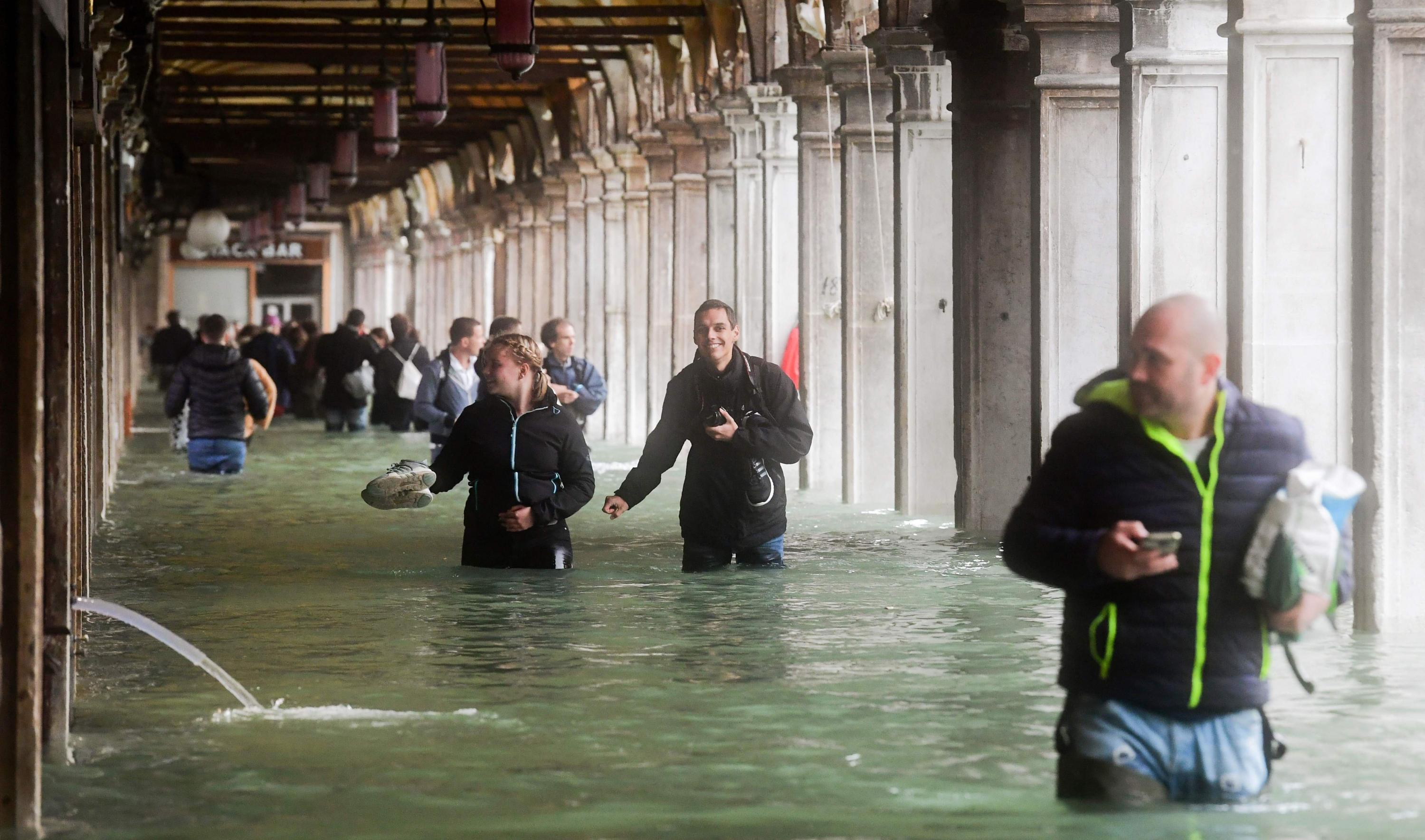 Venecia inundada: las impresionantes imágenes de la ciudad italiana bajo el agua por las tormentas. (AFP).