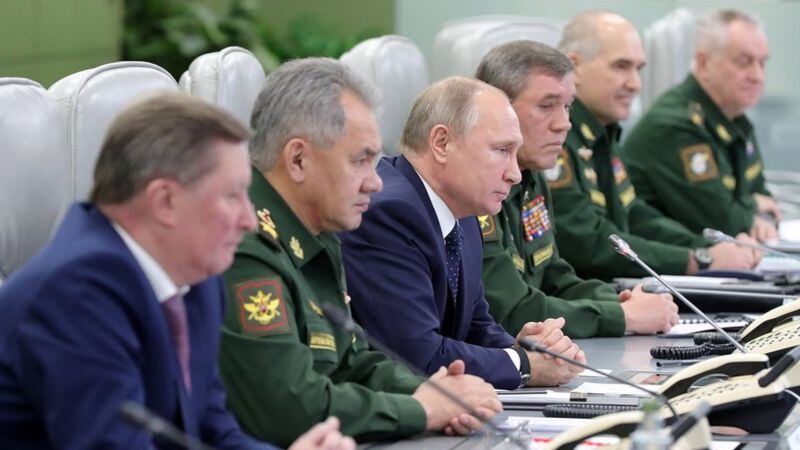 Putin y sus jefes de Defensa han visto lanzamientos de misiles hipersónicos a través de transmisiones en directo. (Getty Images).