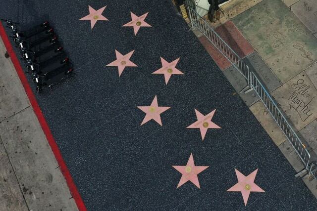 El Paseo de la Fama en Hollywood, sin estrellas, ni personas, ni turistas. (Foto: EFE)