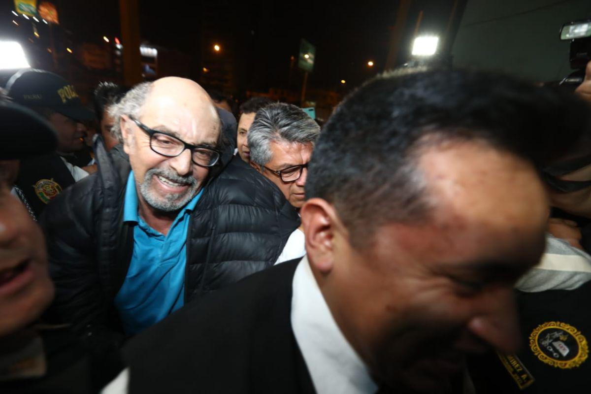 El excongresista Edwin Donayre fue capturado la noche del último miércoles, en Puente Piedra, por la Policía tras permanecer casi 6 meses prófugo de la justicia. (Foto: Giancarlo Ávila/GEC)