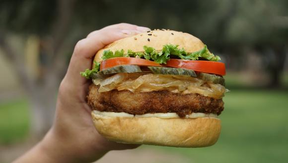 Unreal es un emprendimiento vegano que tiene una amplia variedad de hamburguesas, snacks, postres y milkshakes basados en plantas.
