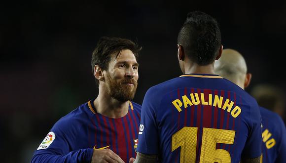 'La Pulga' Lionel Messi eludió varios rivales para asistir a Paulinho que solo tuvo que añadir el balón en la portería de Levante. (Foto: AP)