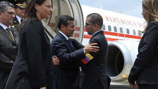 Humala volvió a Lima entre críticas por viaje para asunción de Maduro