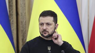 Zelensky promete respaldo total a defensores de ciudades ucranianas de Soledar y Bajmu