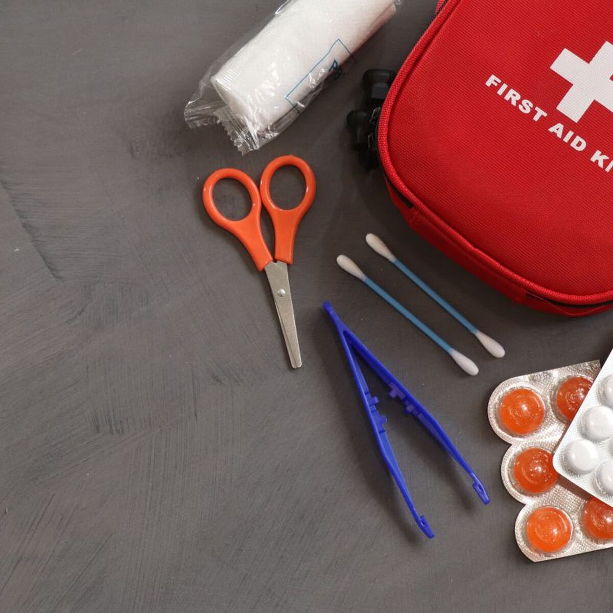 Qué llevar en un botiquín de viaje y kit de primeros auxilios?