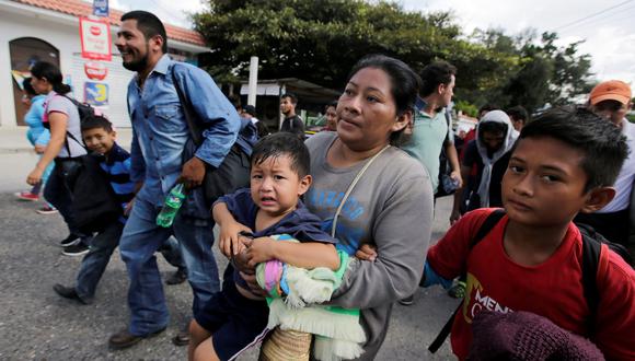 Donald Trump amenaza con cortar ayuda a Honduras si no detiene caravana de migrantes. (Reuters).