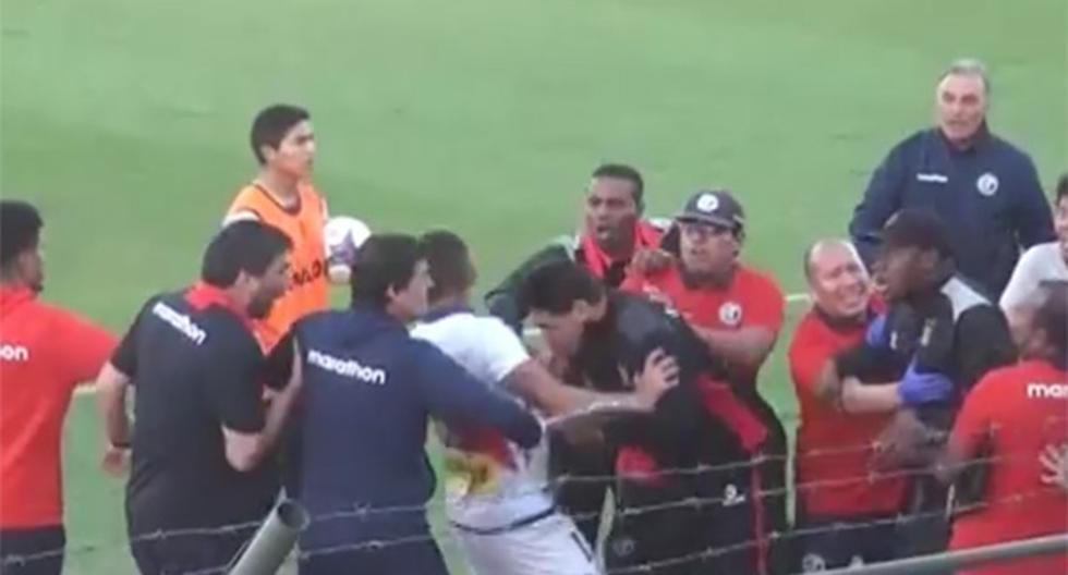 Ricardo Ortega, asistente técnico de Juan Aurich en el Melgar, fue castigado con una dura sanción luego del incidente que protagonizó en Arequipa tras golpear a Eduardo Rabanal. (Foto: Captura - YouTube)