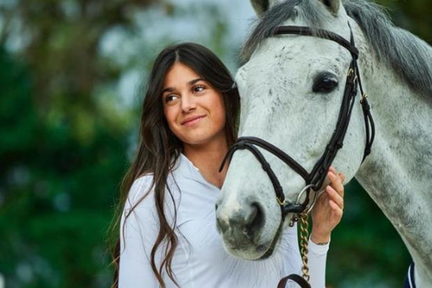 La hija de Luis Enrique con un caballo (Foto: Sira Martínez / Instagram)