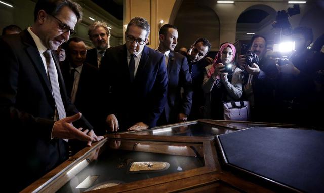 FOTO  | Esta colección de objetos permaneció en una caja de madera durante casi un siglo y fue rescatada del olvido. (Imagen: AFP)