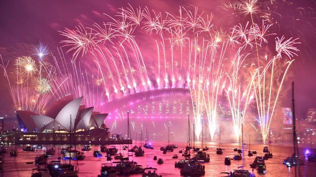 Australia recibe el Año Nuevo 2019 con masivo espectáculo de fuegos artificiales. (Foto: AFP)