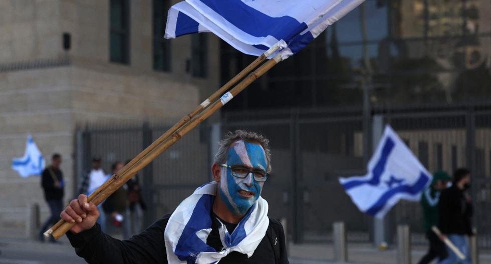 Israel se encuentra sumido en su mayor crisis política desde que se fundó el país, en 1948.