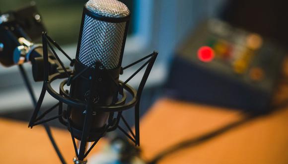 El podcasting es uno de los hobbies que puedes incluir en tu CV. Mira en esta nota más opciones que pueden darle más valor a tu hoja de vida. (Foto: StockSnap /Pixabay)