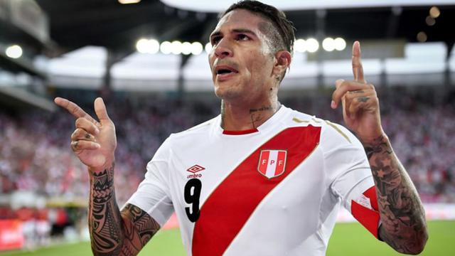 Paolo Guerrero tuvo que atravesar mil y un camino para cumplir su sueño de ir a un Mundial con la selección peruana. (Foto: AFP)