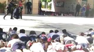Niños realizan simulacro de balacera en colegio de México [VIDEO]