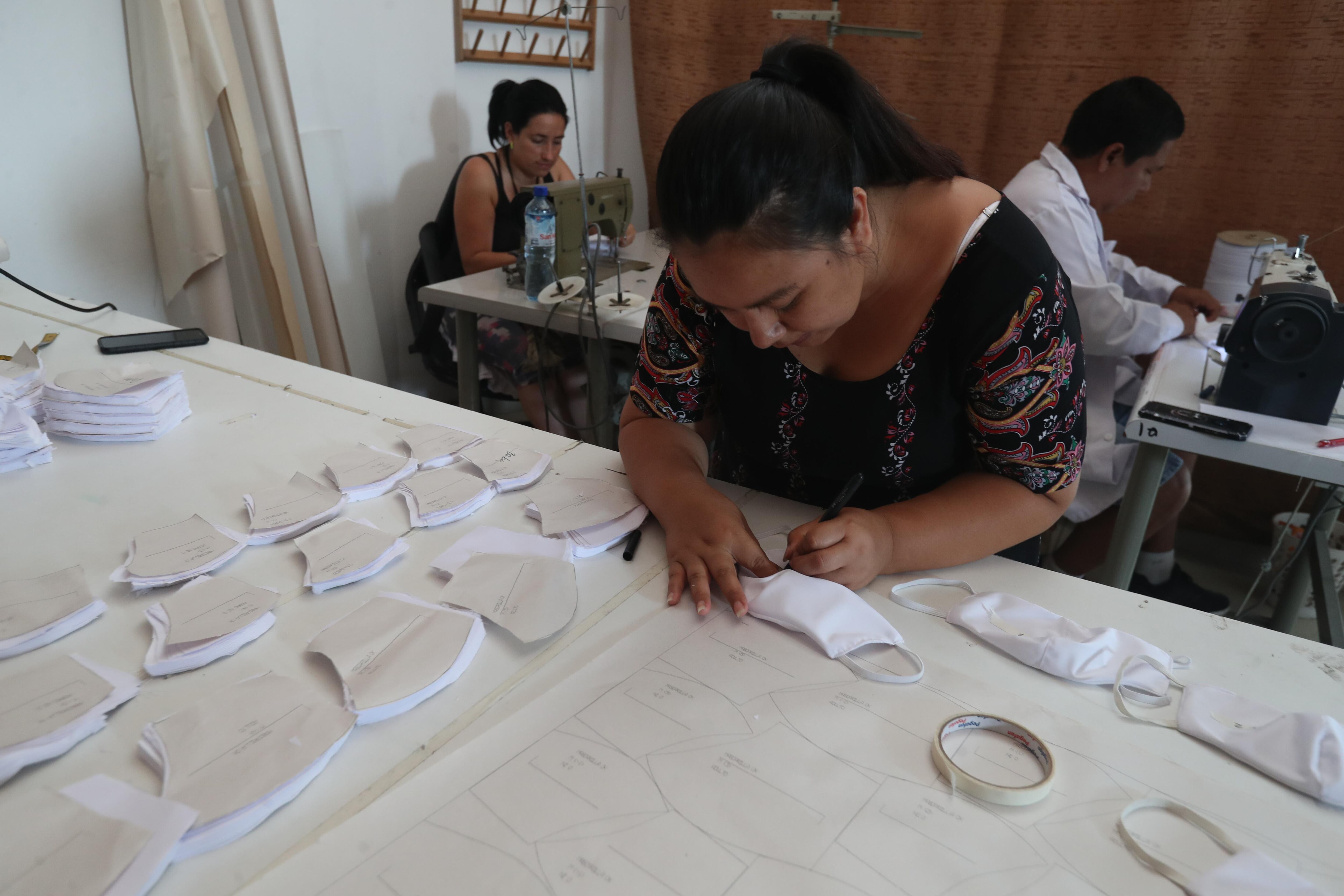 9 DE MARZO DE 2020REVISTA SOMOS: RECORRIDO POR EL EMPORIO COMERCIAL DE GAMARRA PARA VER PRODUCCION Y USO DE MASCARILLAS CONTRA EL CORONAVIRUSFOTO: ROLLY REYNA / EL COMERCIO PERU