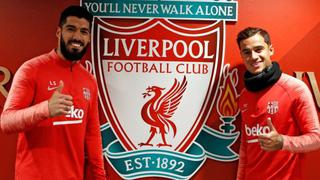 Barcelona: Luis Suárez y Philippe Coutinho posan felices con el escudo de Liverpool