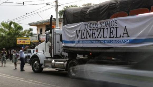 Venezuela: Aduanas tiene varado 52 toneladas de papel periódico