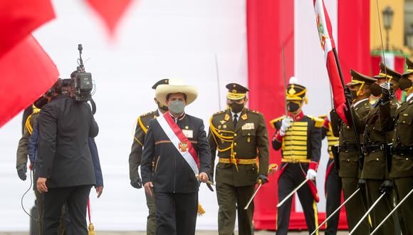 El presidente Castillo le habría solicitado su "lealtad" a los altos mandos militares que fueron ascendidos en octubre, según denunció el ex primer ministro Walter Martos. (Foto: Presidencia de la República)