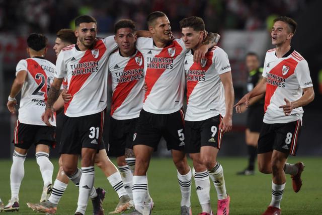 River goleó 3-0 a Argentinos Juniors en el Monumental con goles de Zuculini, Álvarez y Romero. | Foto: @RiverPlate