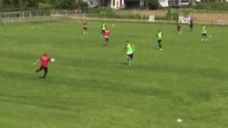 Gheorghe Hagi y su fenomenal gol en partido de entrenamiento