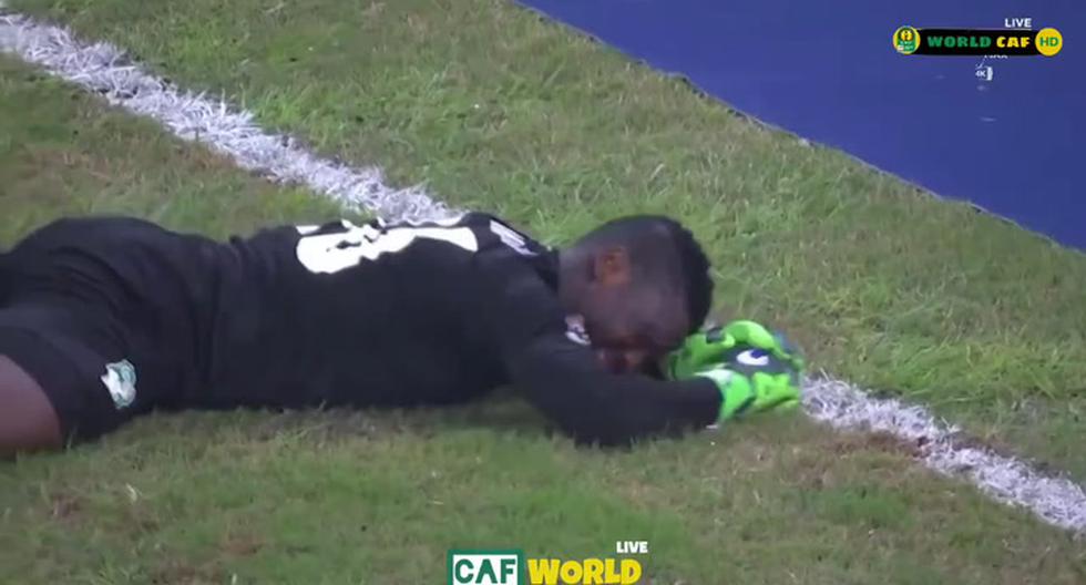 Unusual blooper by Sangaré, Ivory Coast goalkeeper: he wanted to avoid a corner, got injured and gave the goal to Sierra Leone |  VIDEO