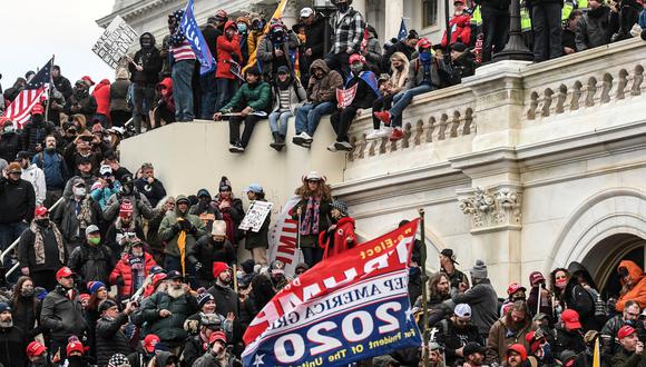 La increíble toma del Capitolio por parte de seguidores de Trump duró varias horas el pasado 6 de enero. En ese tiempo, los legisladores debieron refugiarse. REUTERS/Stephanie Keith/File Photo