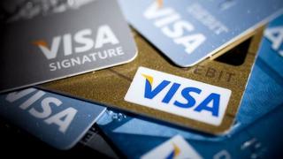 Visa eleva previsión de ingresos, anuncia recompra de acciones