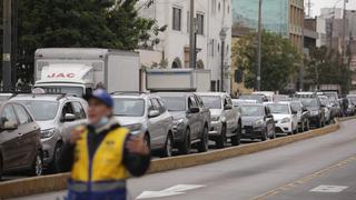 Intenso tráfico en el centro de Lima debido a desvíos vehiculares por el segundo recorrido del Señor de los Milagros | FOTOS 