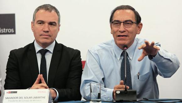 Del Solar y Vizcarra se reunieron hoy con quienes integraron la comisión de reforma política. (Foto. Hugo Pérez/GEC)