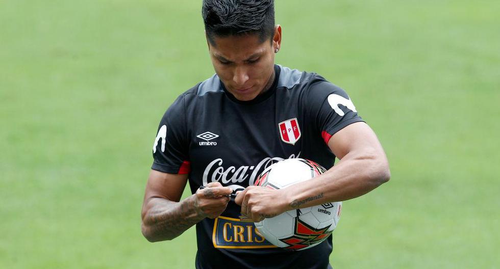 Raúl Ruidíaz apuntaba a ser el \'9\' de la Selección Peruana en el amistoso contra Ecuador. | Foto: Getty