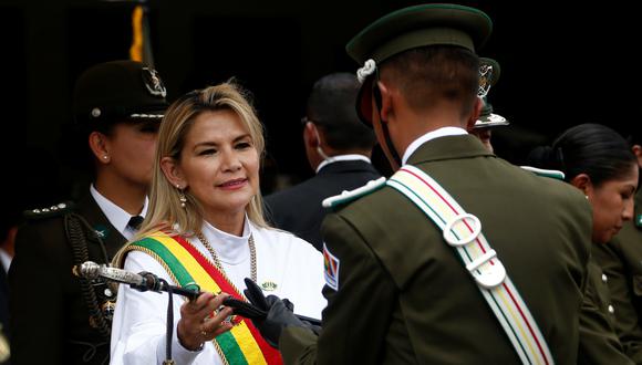 Imagen de noviembre del 2019, en la que se ve a Jeanine Áñez, expresidenta de Bolivia, durante una ceremonia oficial. REUTERS