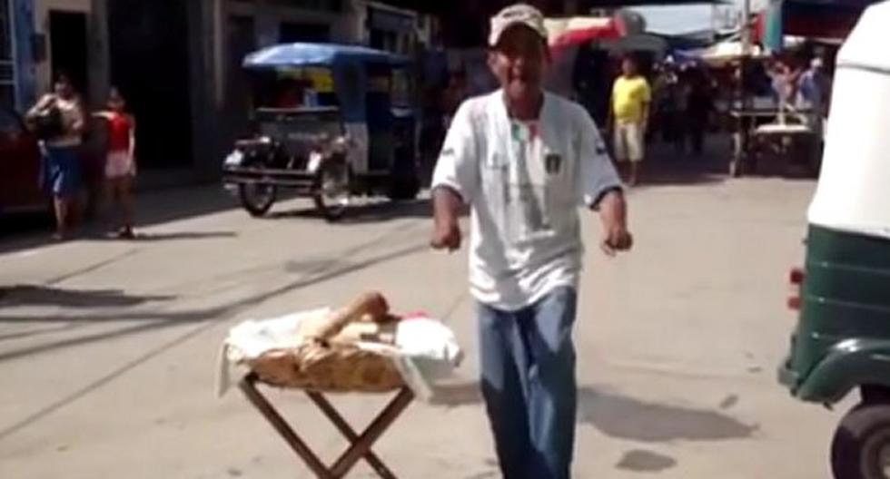 Mira esta increíble forma de vender papas rellenas. (Foto: Captura)