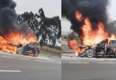 Cañete: vehículo se incendia en carretera y cuatro personas salvan de morir | VIDEO
