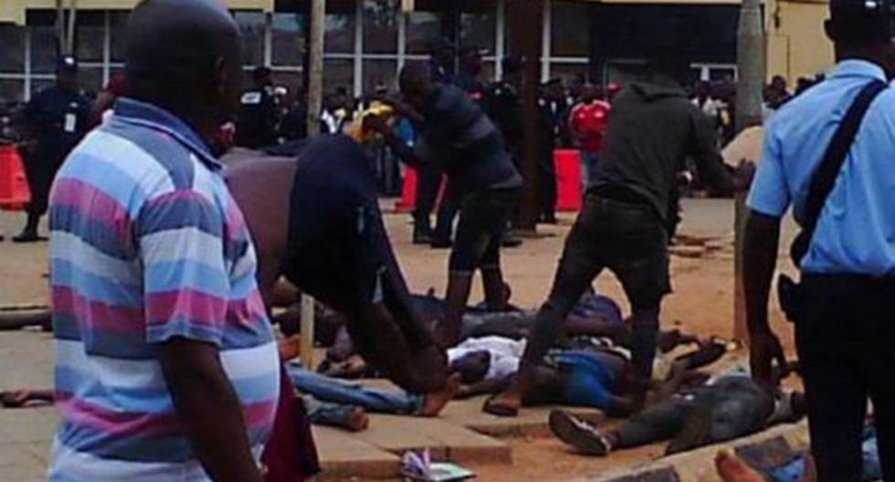 Una verdadera tragedia se vivió en un estadio de fútbol en Angola (Foto: Twitter)