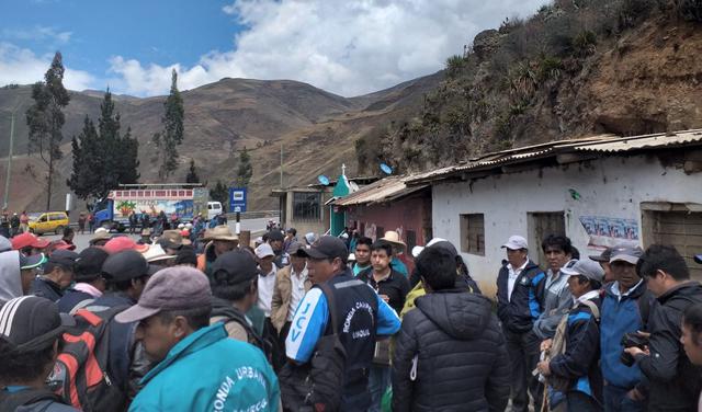 La Libertad: ronderos bloquean carretera que une a Trujillo con seis provincias andinas. (Foto: Facebook)