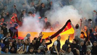 Hinchas rusos de Zenit quemaron bandera alemana en la tribuna