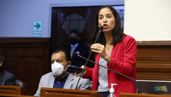 Sigrid Bazán se refirió al nombramiento de Kelly Portalatino como ministra de Salud. (Foto: Congreso)