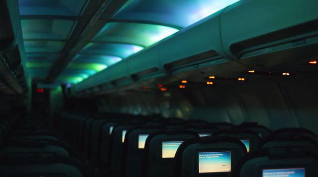 Este avión te ofrece ver auroras boreales desde su interior - 3