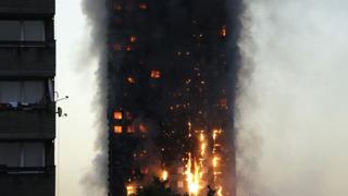 [FOTOS] El impresionante incendio que dejó 6 muertos en Londres