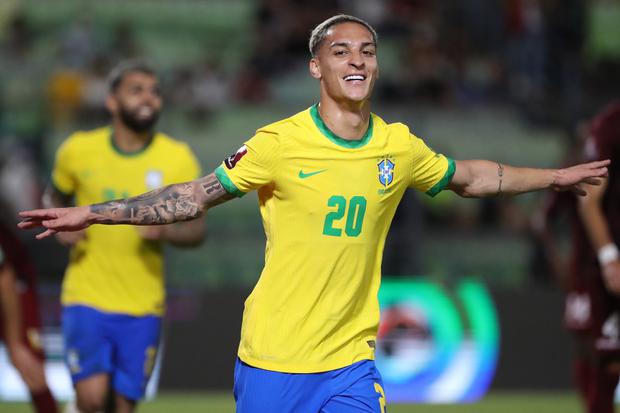 Antony ya celebró dos goles con la selección absoluta de Brasil | Foto: EFE/ Miguel Gutiérrez
